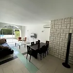 Moun Oustaou Villa