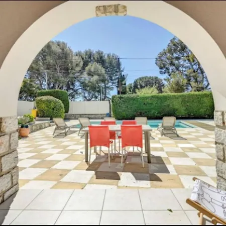 Moun Oustaou Villa