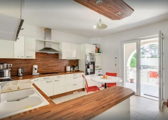 فيلة Moun Oustaou