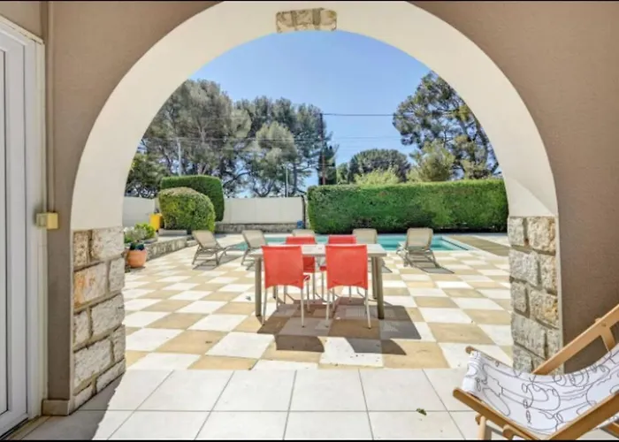 Moun Oustaou فيلة